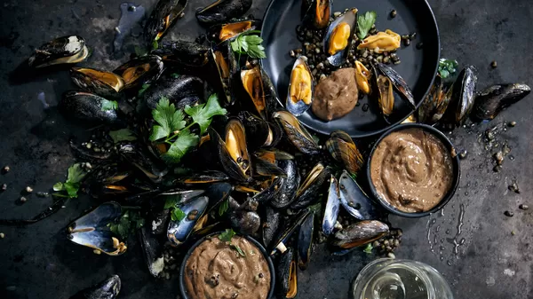 Mussels with Toasted Vanilla and Black Garlic Mayo.