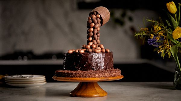 Gravity-defying chocolate cake