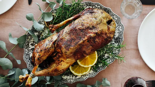 Goose with date stuffing recipe