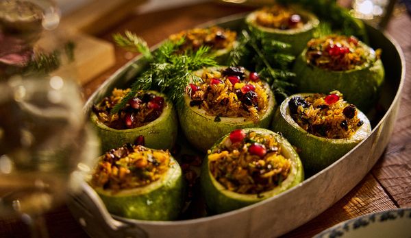 Stuffed courgettes with persian rice