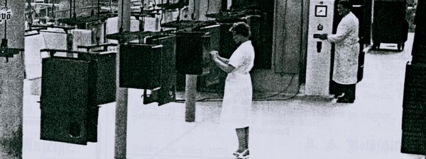 People working in an old NEFF factory