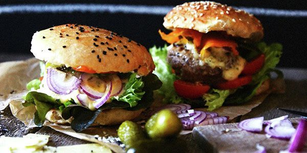 American burgers met gesmolten cheddar