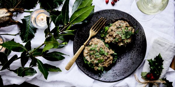 Gevulde portobello met spinazie en Dianesaus