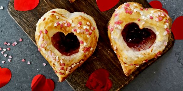 Valentijnsontbijttaartjes met kersenjam