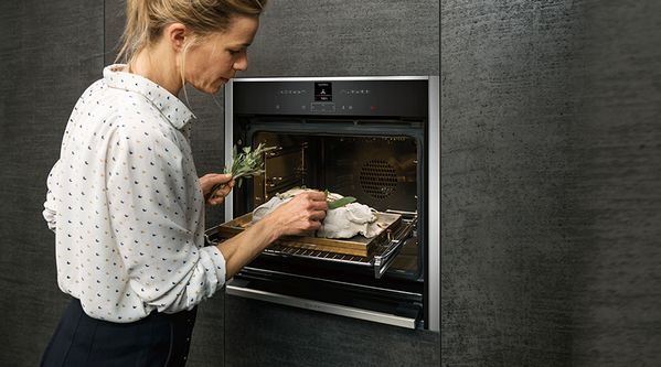 Choice oven slide and hide
