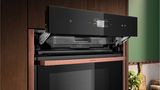 Backofen mit 4,1" TFT-Farb- und Grafikdisplay von NEFF