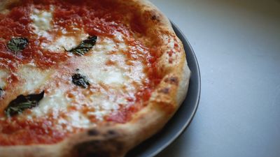 Napolitansk pizza i hemmaugn