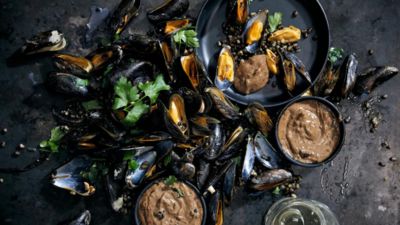 Mussels with Toasted Vanilla and Black Garlic Mayo