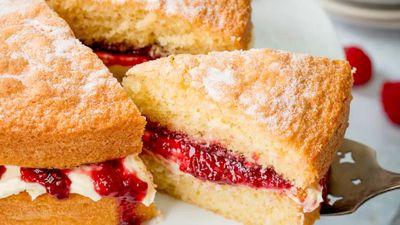 Classic Victoria Sponge Cake