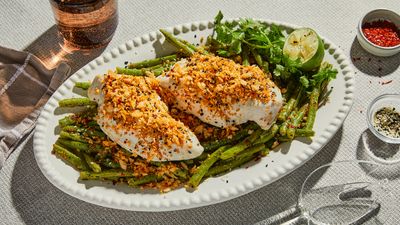 Steamed chicken breast with green beans