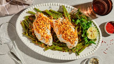 Steamed chicken breast with green beans