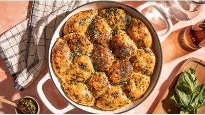Skillet pull-​apart basil bread