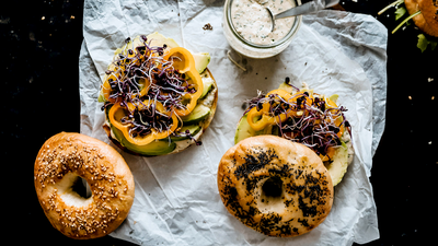 Bagels mit Rosinen und Zimt