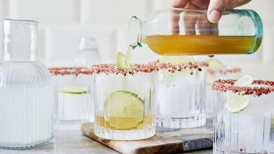 Wodka-Lemon-Kräutercocktail