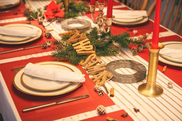 Tavola apparecchiata per Natale