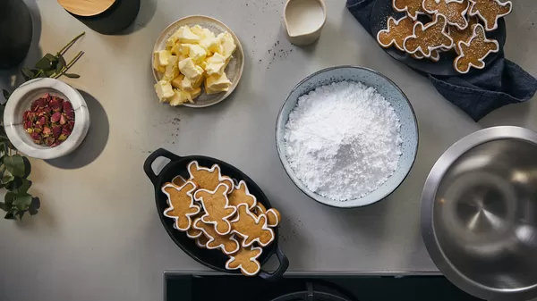 Gingerbread cookie biscuits and other ingredients