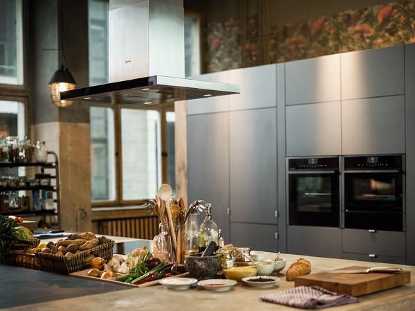 Eye and odour catching