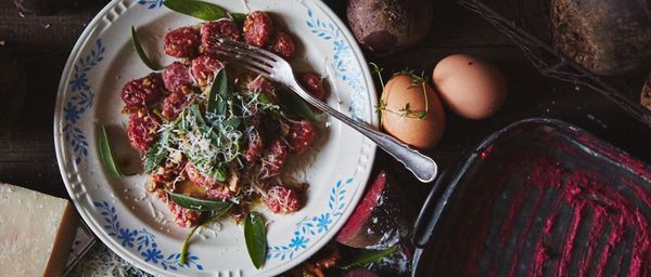 Warme taboulésalade met gegrilde groenten, za'atar en citroendressing