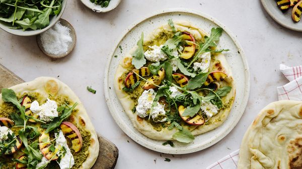 Veganes Naan mit Burrata und Pfirsichen Schritt 3