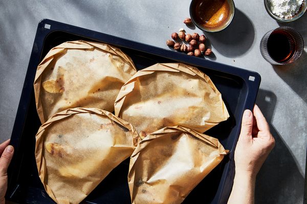 Stap 2: Sluit de pakjes luchtdicht af en bak ze 15 minuten in de oven.