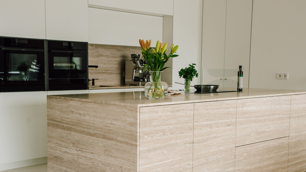 Küche Matt Weiss mit Kücheninsel