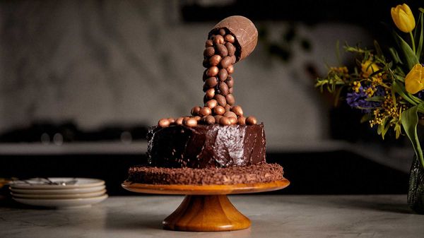 Gâteau au chocolat défiant la gravité