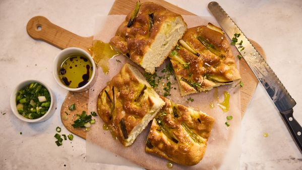 Focaccia rapide aux oignons nouveaux