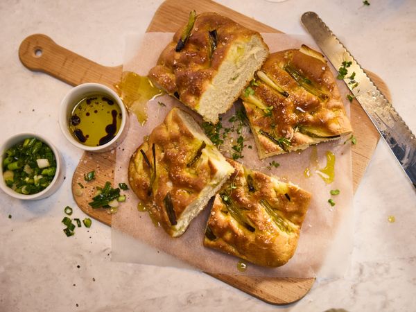Six minute step-by-step video of dudu_eats preparing and baking a focaccia using a NEFF Steam Oven.