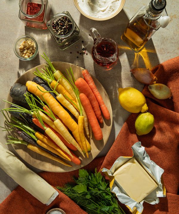 Ingrediënten voor makkelijke kleurrijke worteltaart met ricotta