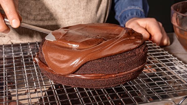 Spread the chocolate ganache over the cake 