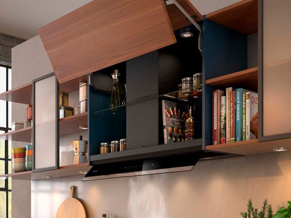 Cappa Neff integrata nel mobile cucina sopra il piano cottura