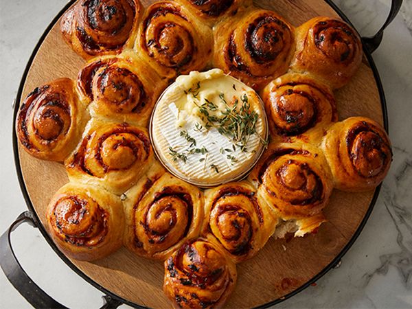 Circular tear and share bread with cheese dip