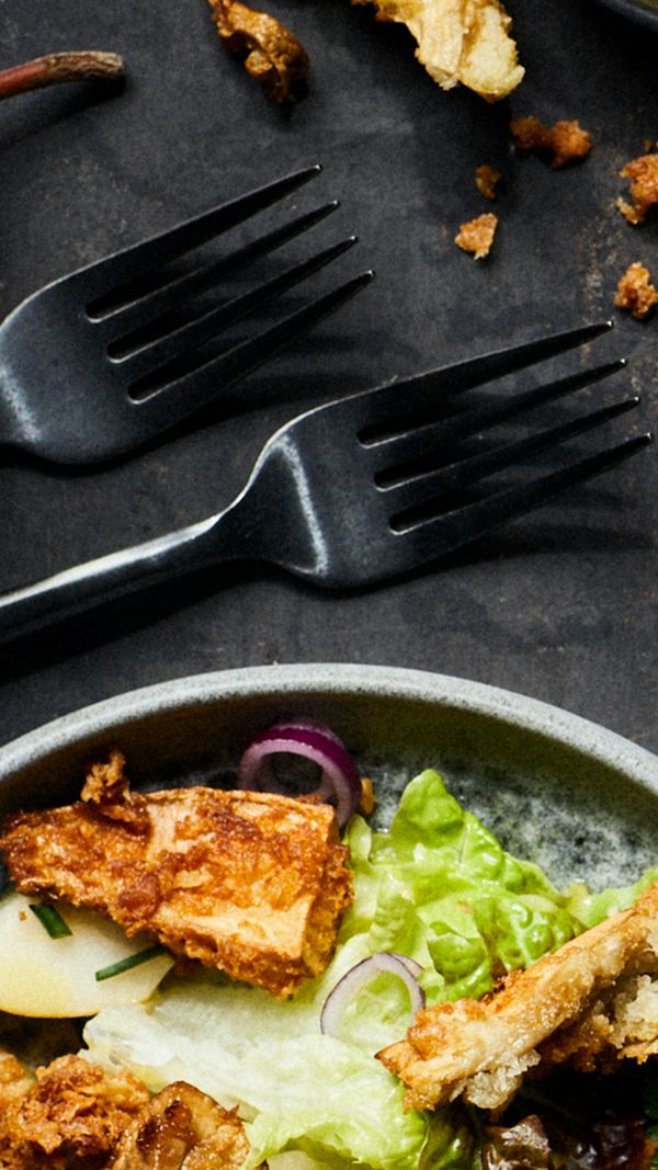 Perensalade met gefrituurde paddenstoelen