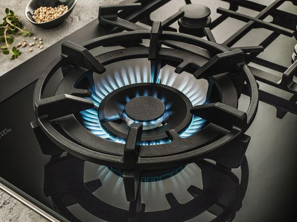 NEFF FlameSelect®  Hob switched on