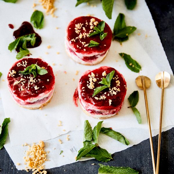 No-bake frozen cheesecake met frambozen