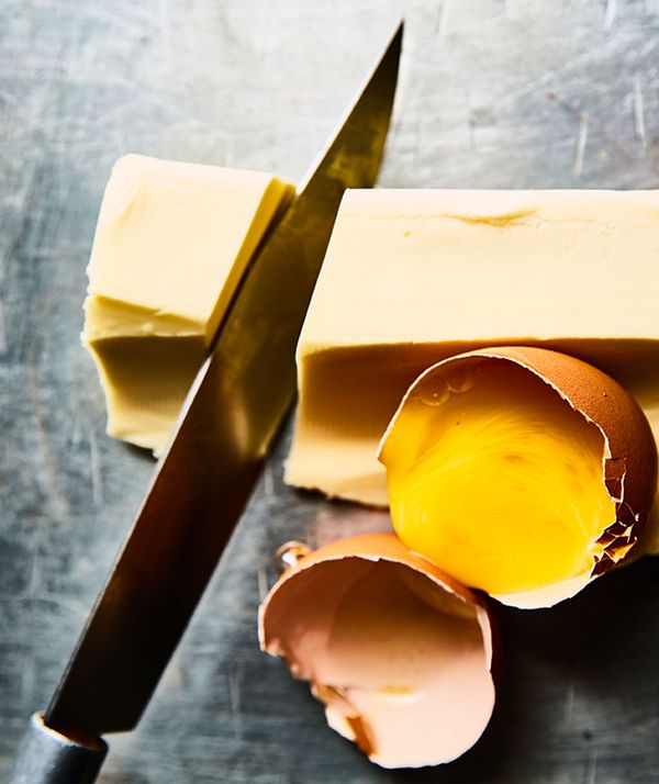 Ein typisches Bindemittel der französischer Küche ist rohes Ei