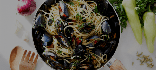 ΣΠΑΓΓΕΤΙ ΜΕ ΜΥΔΙΑ ΚΑΙ OΥΖΟ